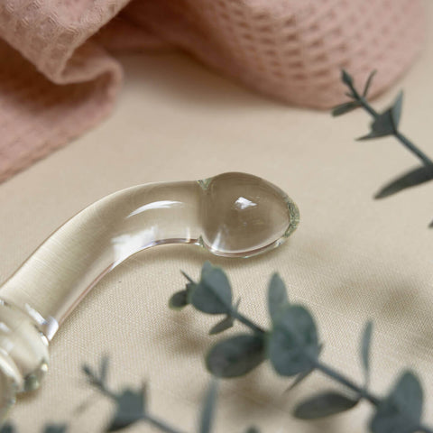 The Natural Love Company Tansy G Curve, a 7 inch glass dildo.